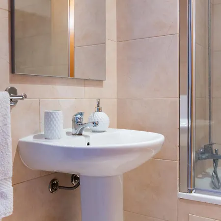 One Bed Amazing Sunset With Garage , Pool & Lift, Center Algarve * Alcantarilha