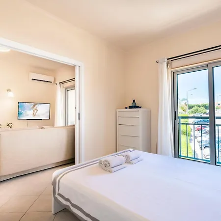 Appartement One Bed Amazing Sunset With Garage , Pool & Lift, Center Algarve Alcantarilha